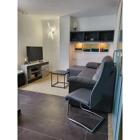 El Timonel Apartment *